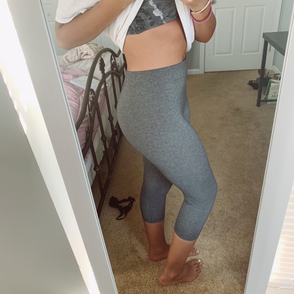 grey cropped leggings